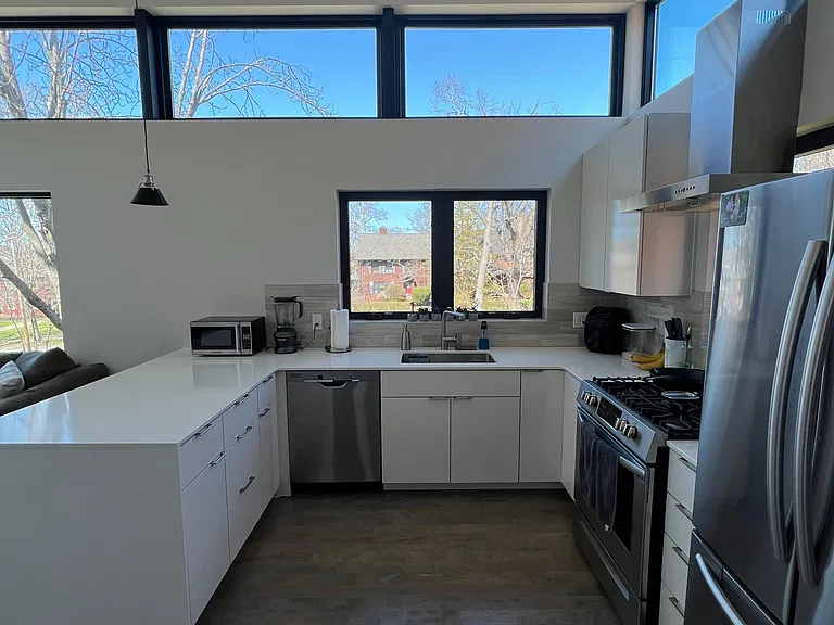 2694 Edgehill Rd — Photo 2