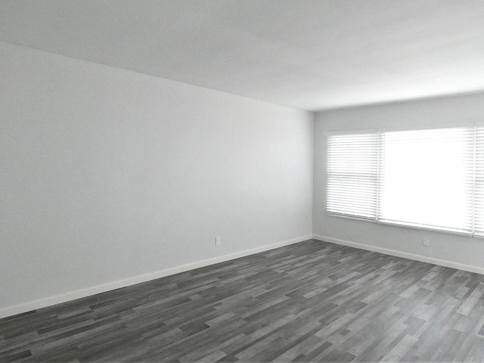 2nd image of 12015 Walnut St #12015