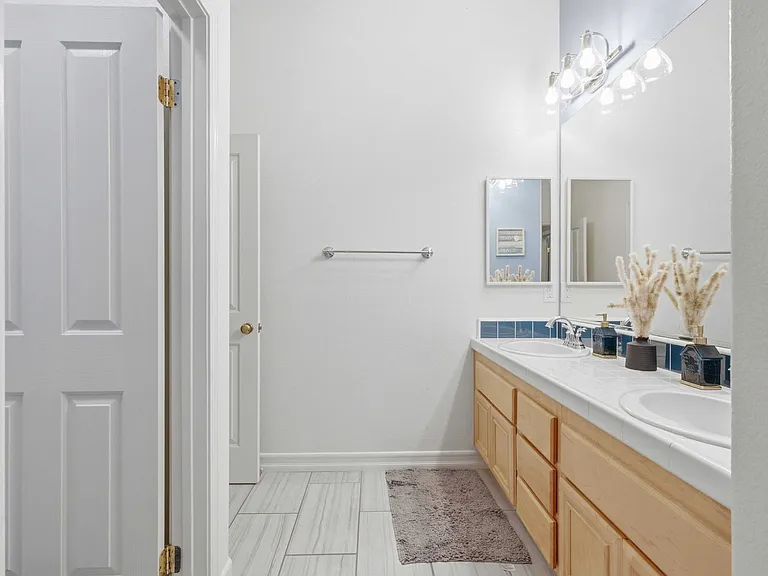 28587 Haskell Canyon Rd — Photo 15