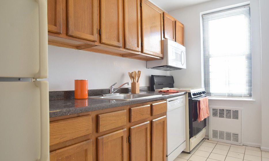 Drake House - Kitchen - G Line