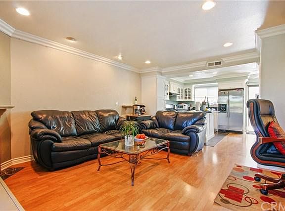 5th image of 10705 Pioneer Blvd Unit 9