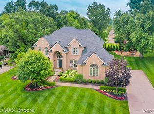 3851 Red Root Rd, Orion, MI 48360