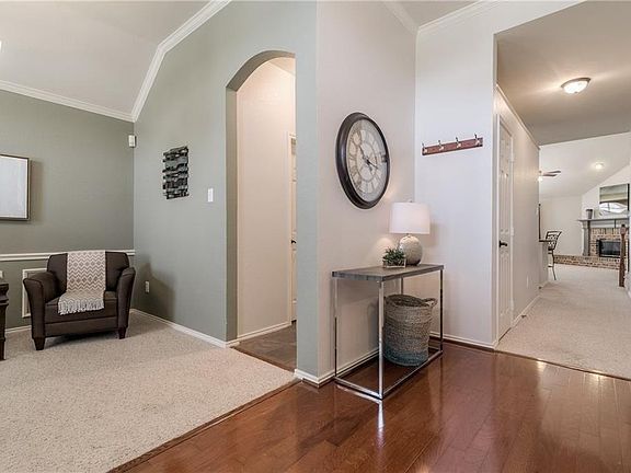 5th image of 10903 Dry Creek Ln
