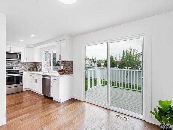 5th image of 10015 SE 242nd Pl