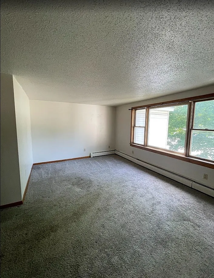 1 bed, 634 sqft, $1,300 — Photo 1