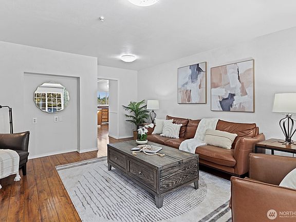 5th image of 23022 7th Avenue SE