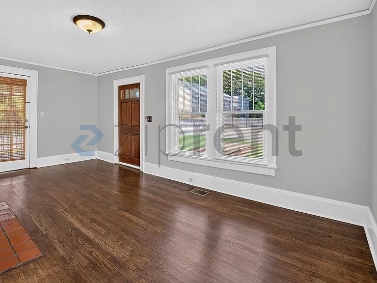 241 Stovall St SE — Photo 11