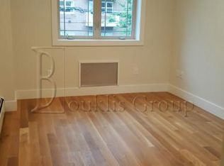 2567 36th St #3R, Astoria, NY 11103
