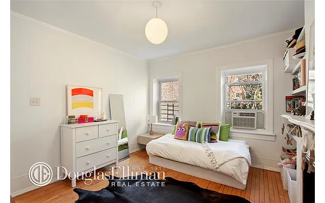 Rented by Douglas Elliman | media 16