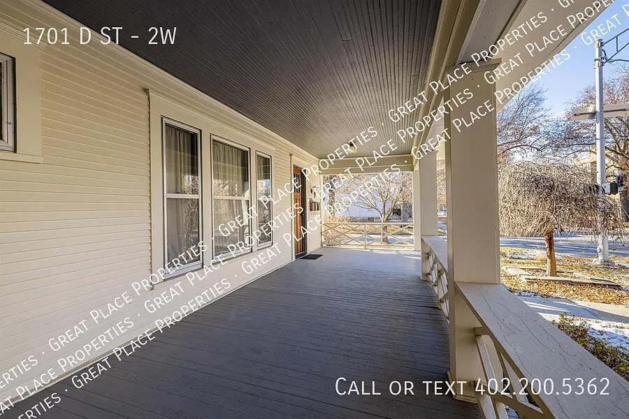 Studio, 400 sqft, $699 — Photo 2