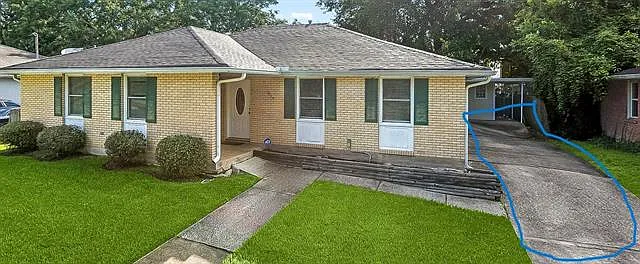 4 bed, 2.5 bath, 2297 sqft, $3,300 — Photo 2