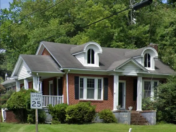 540 S Main St, Chatham, VA 24531