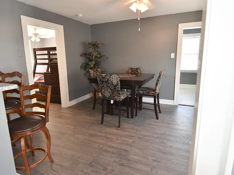 807 7th St #2 — Photo 9