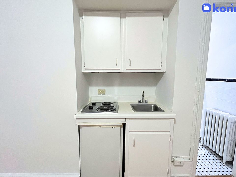 2nd image of 155 E 52nd St #2OJ