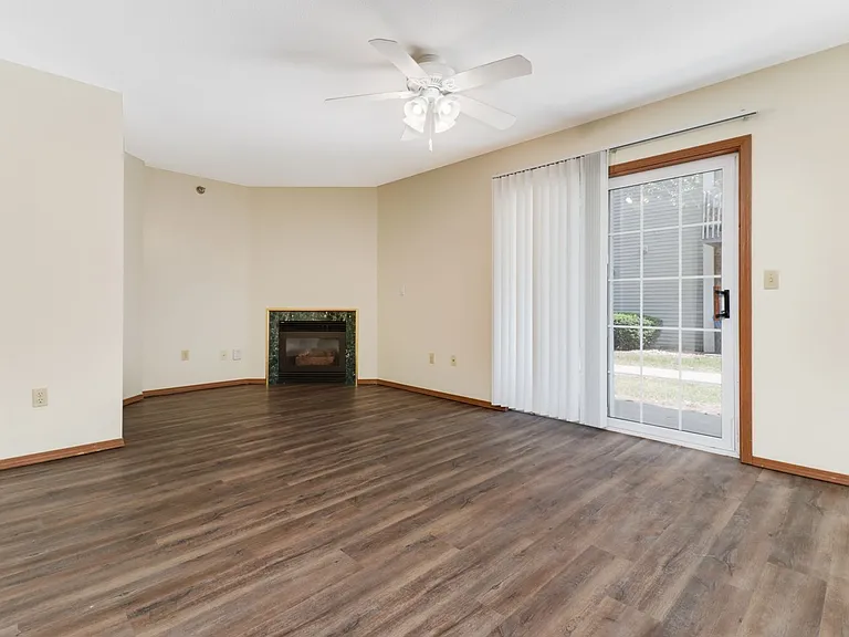 Christopher Way Apartments — Photo 33