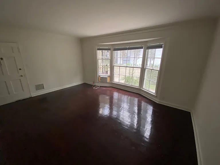 346 N Palm Dr #4 — Photo 4