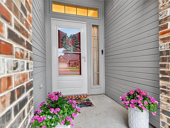 2nd image of 10717 Westhaven Cir