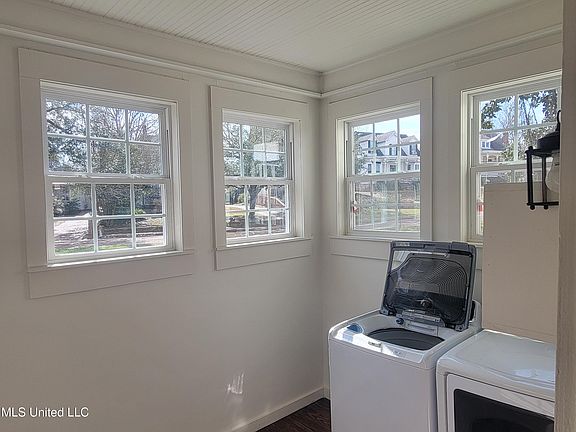 3rd image of 34 Orange Ave