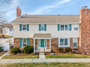 42109 Roscommon St, Northville, MI