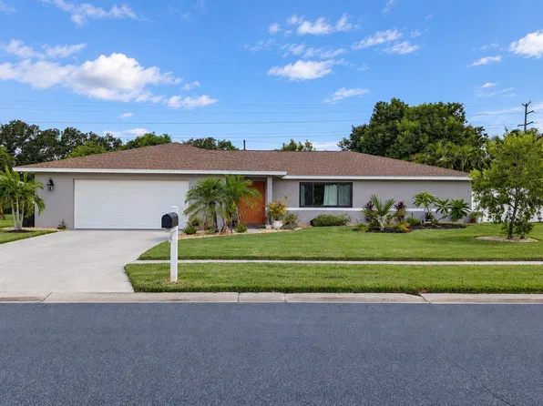 1402 S Larkwood Sq, Fort Myers, FL 33919