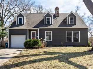 6827 Granada Rd, Prairie Village, KS 66208