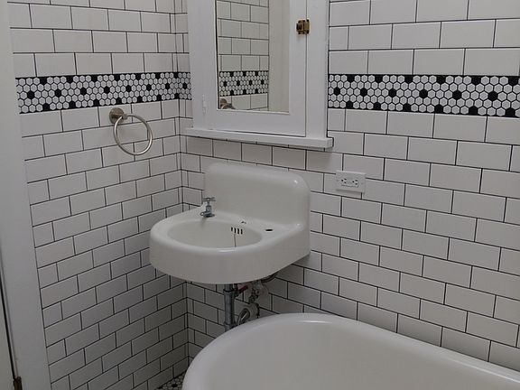 5th image of 200 S Main St Suite 15