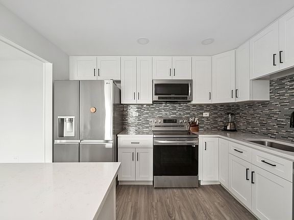 5th image of 375 Plum Creek Dr APT 301