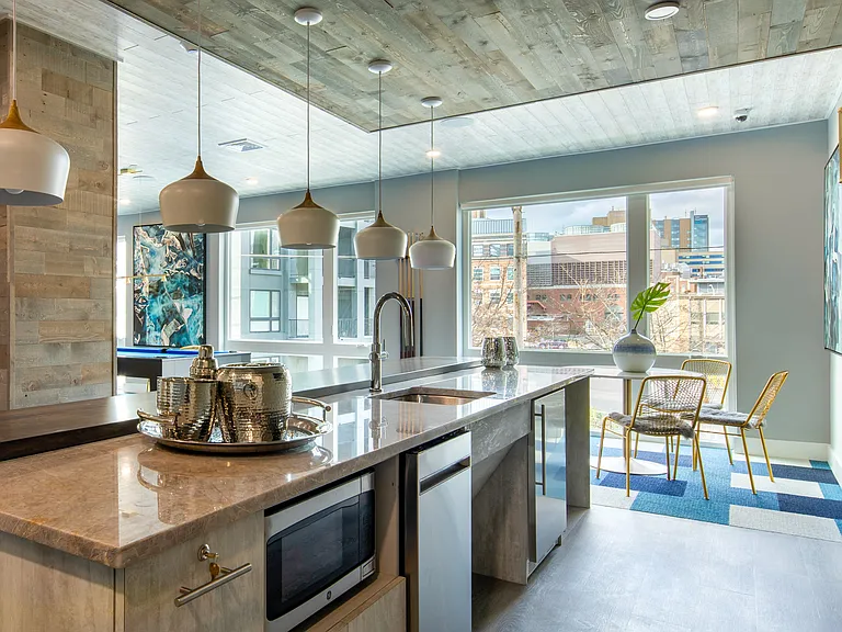 Community Lounge & Kitchen