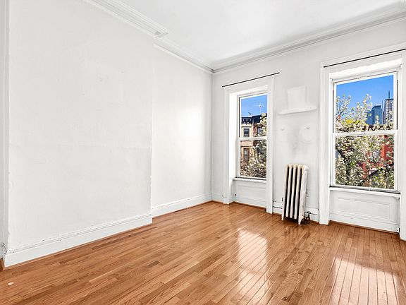 4th image of 734 Union St #3