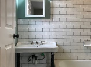 801 S 4th St #2, Springfield, IL 62703