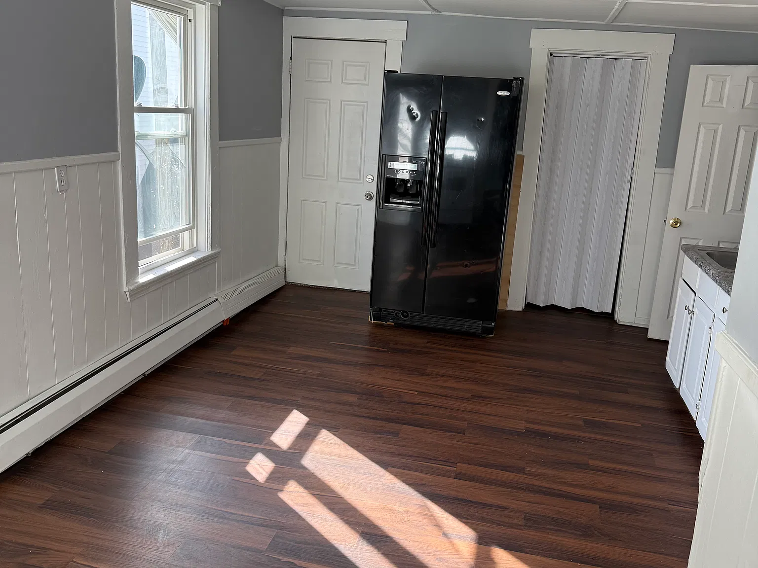 3 bed, 1300 sqft, $2,200 — Photo 2
