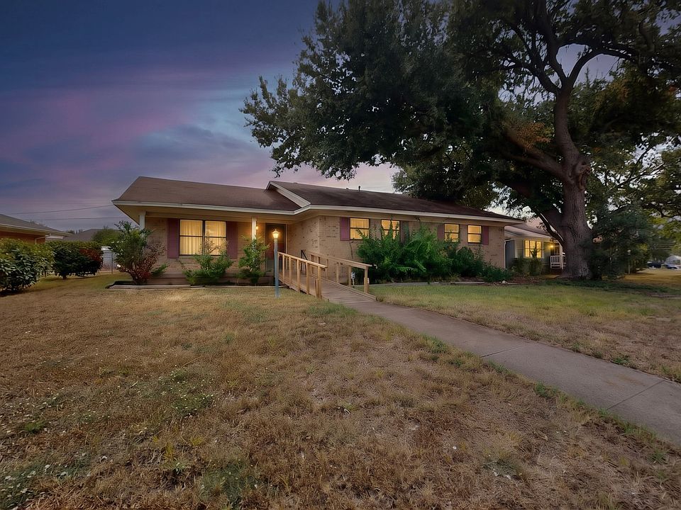 1st image of 2616 Mossglen Dr