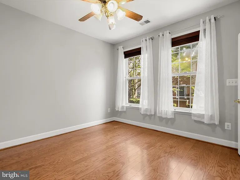 563 Pelican Ave — Photo 10