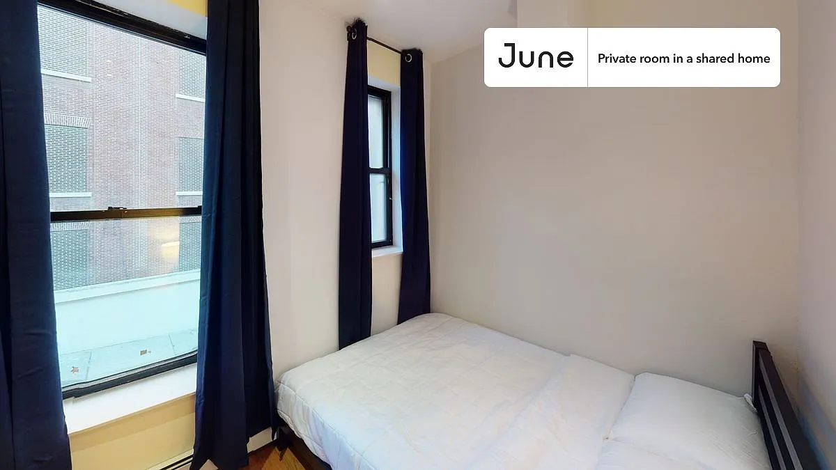 Full bedroom in 3 bed/1 bath home in Upper West Side #784 C — Photo 1