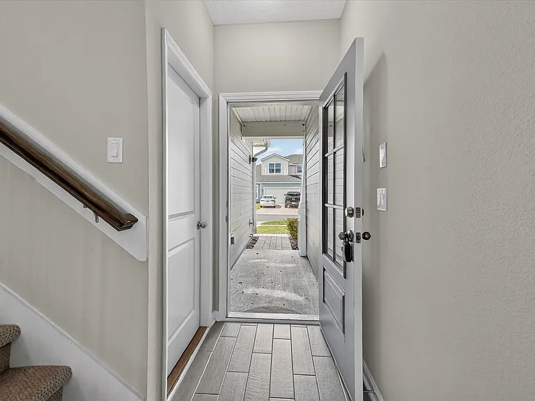 698 Cherry Elm Dr — Photo 5