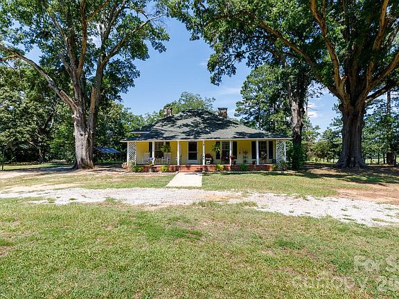 3rd image of 12173 Old Douglass Rd
