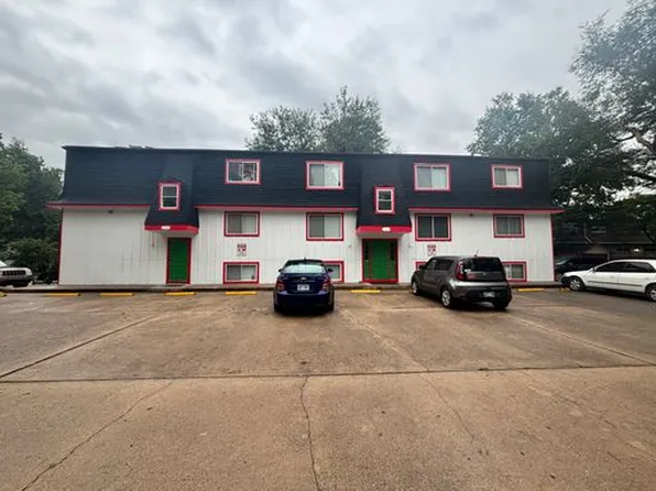428 N 6th St #3, Manhattan, KS 66502
