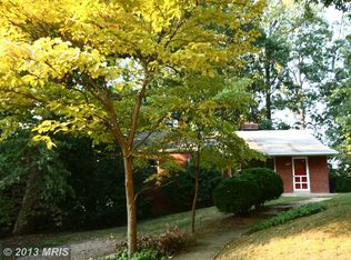 5929 9th St N, Arlington, VA 22205