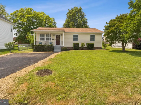 108 Stratford Ave, Fredericksburg, VA 22408
