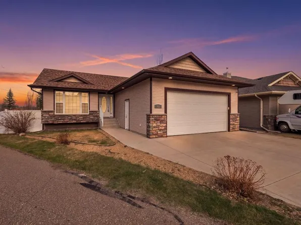 64 SW Isbister Close, Red Deer, AB T4R 0B9