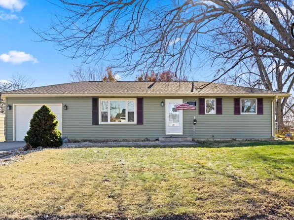 1520 W Leonard Dr, Chillicothe, IL 61523