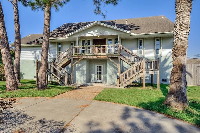 1st image of 2607 Lazy Lake Dr