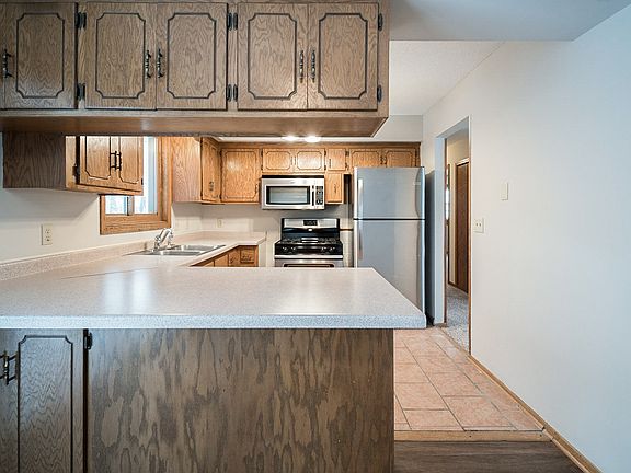 2nd image of 708 Manor St