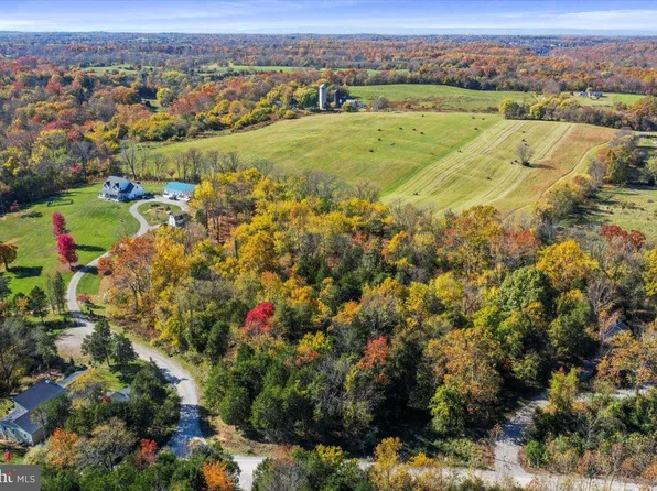 2 Valentine Ct, Shepherdstown, WV 25443