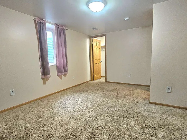 3 bed, 2.0 bath, 1225 sqft, $2,095 — Photo 13