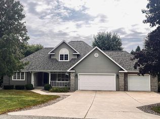 650 Morningstar Dr, Portage, WI 53901