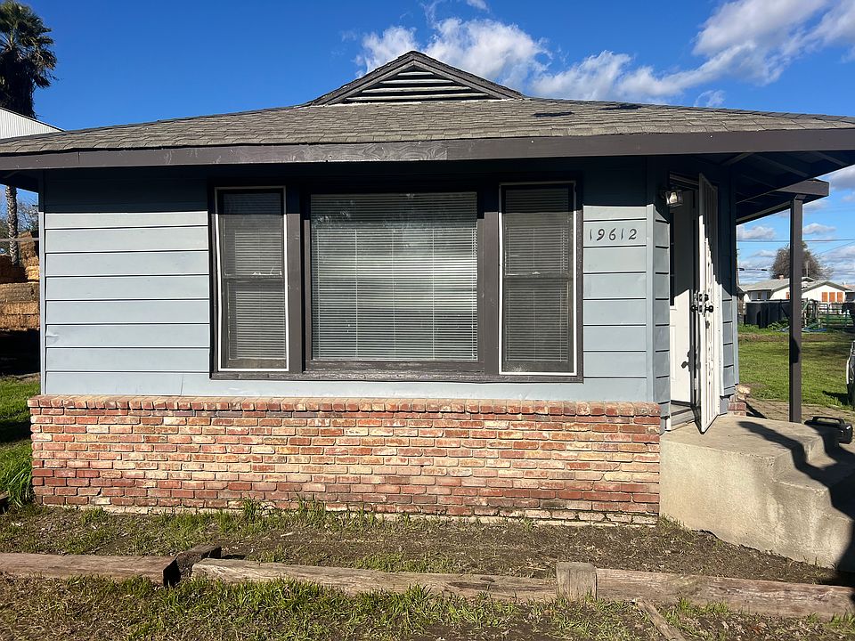 1st image of 19612 Fair Oaks Ave