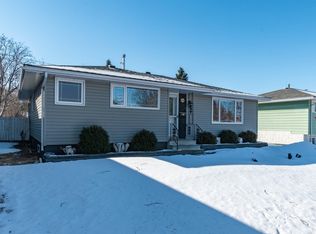 1058 Moyer Dr, Strathcona County, AB T8A 1E6