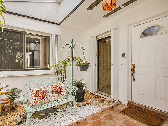 3rd image of 855 NW 21st Way