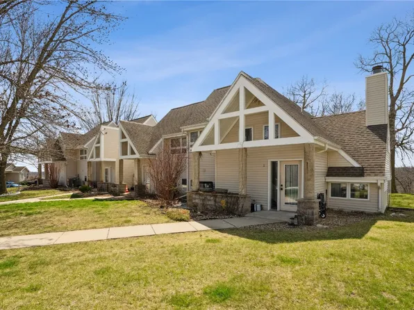 425 27th Ave #12, Amana, IA 52203